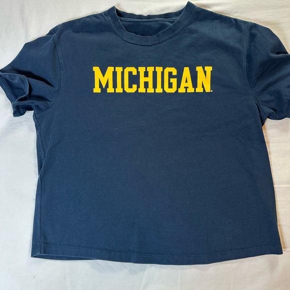Lululemon  Navy Blue Michigan Crop Top, Size M, No tags - Picture 1 of 5